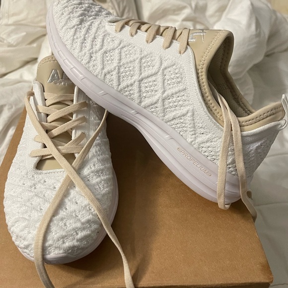 Womens apl running shoes - Picture 3 of 5